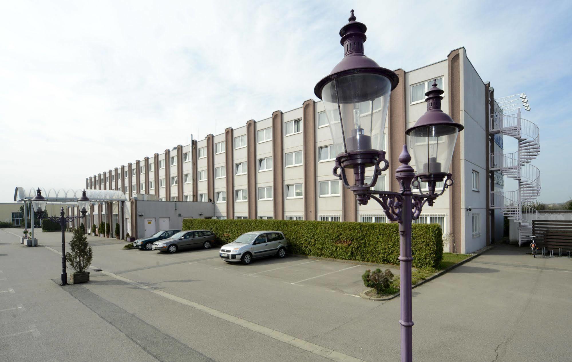Hotel Bavaria Brehna Eksteriør billede